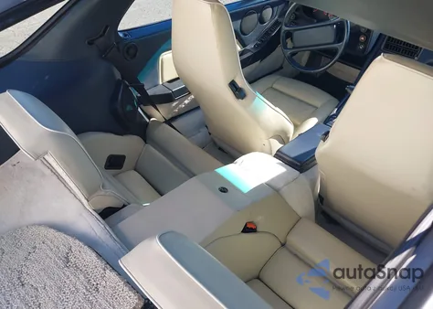 1987 Porsche 928 S z USA, uszkodzony, nr VIN WP0JB0921HS861075